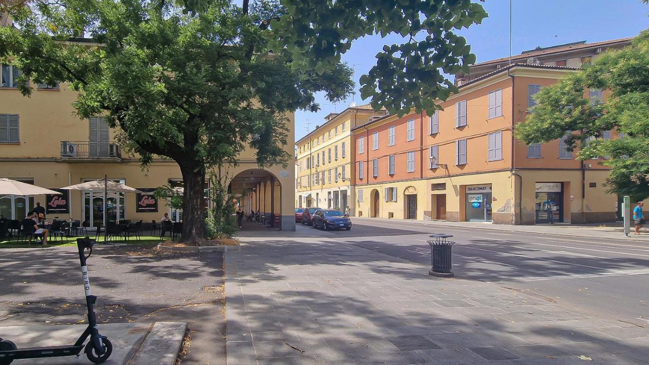 Alle Porte Del Centro - Guest House - Reggio Emilia - Ingresso Centro Storico - Parcheggio Gratuito 外观 照片
